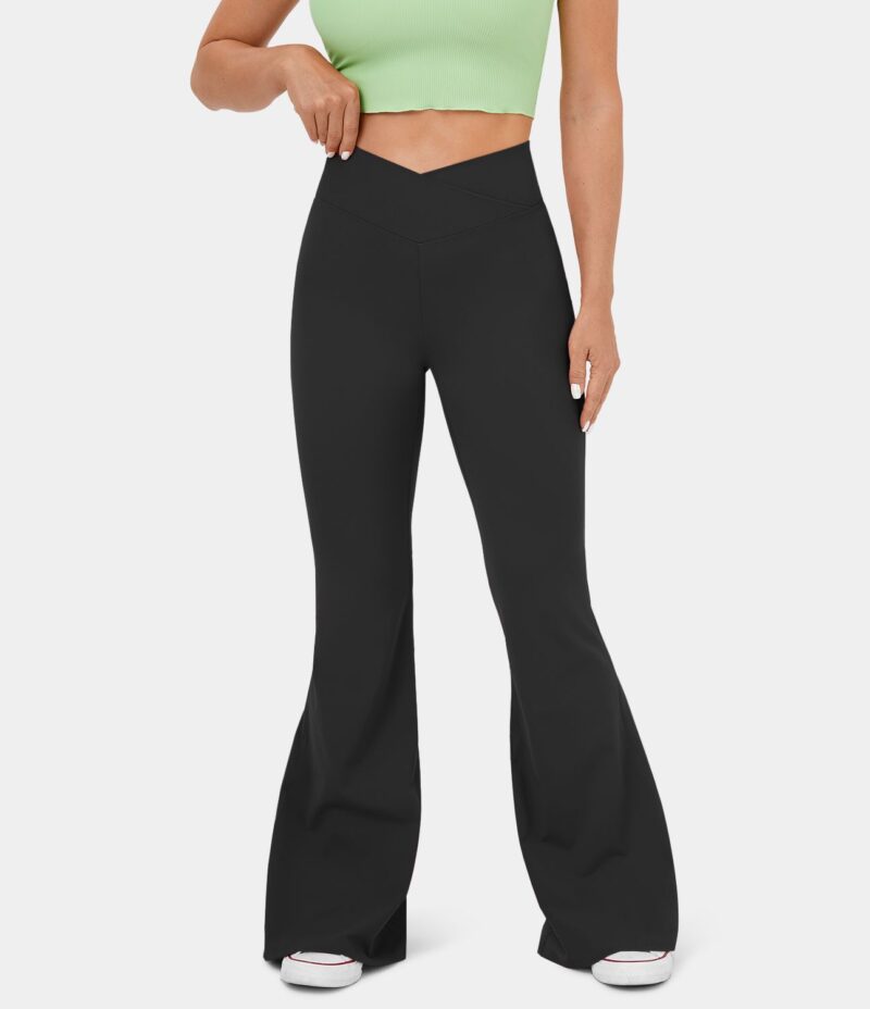 Leggings súper acampanados realza glúteos con fruncido y cintura cruzada con bolsillos - Image 2