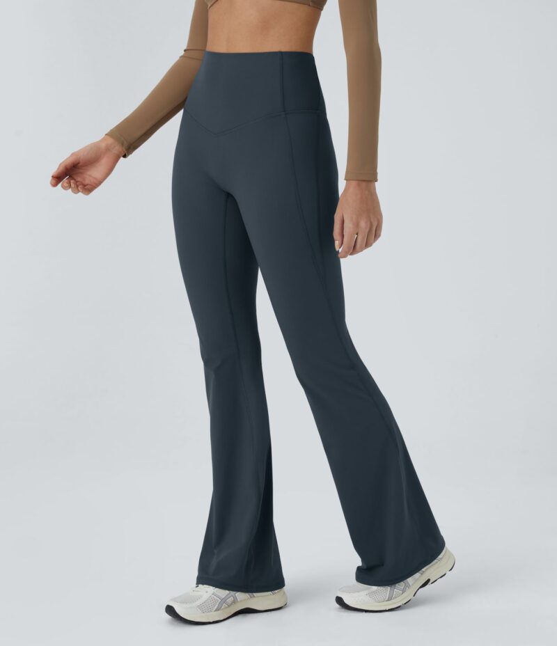 Leggings yoga SoCinched UltraSculpt acampanado tiro alto control abdomen - Image 3